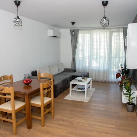 Apartament Intense Yukarı Cuma Dış mekan fotoğraf